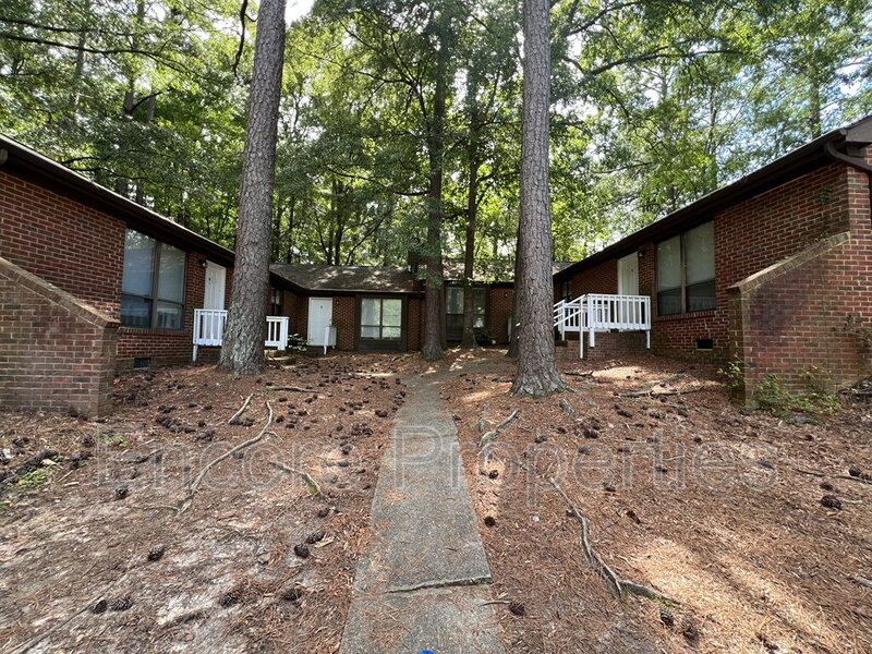 Raleigh Condo: 4826 Hollenden Road