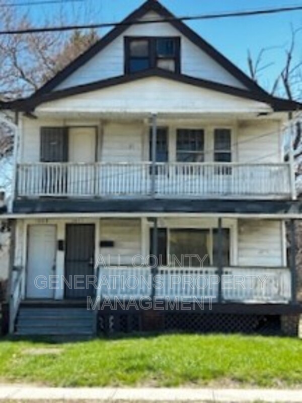 Cleveland Condo: 1011 E 140th St