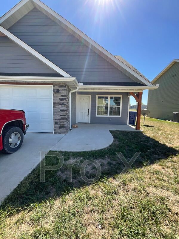 Webb City Condo: 618 Easton Dr