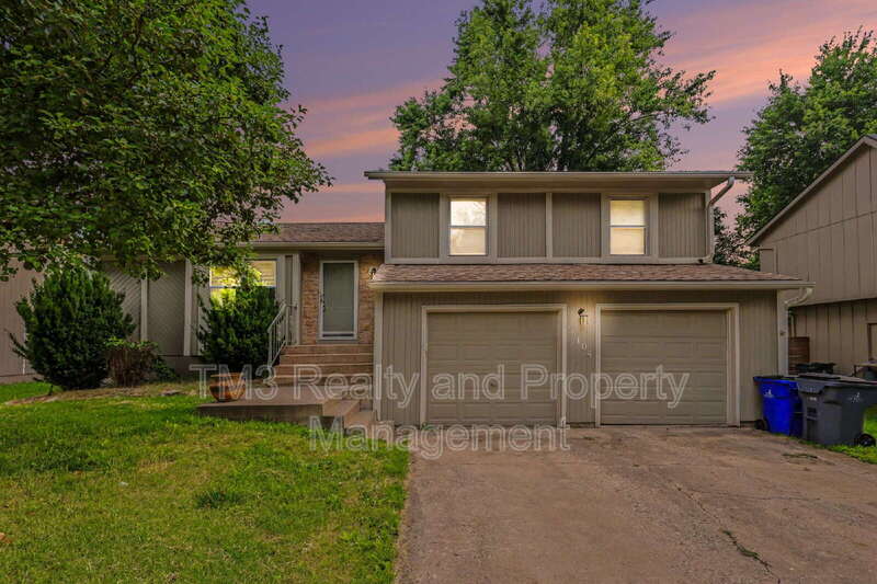 Olathe House: 16104 West 124th Circle