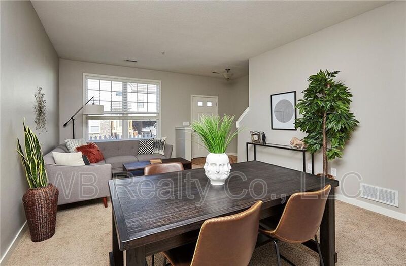 West Des Moines Townhome: 180 80th St