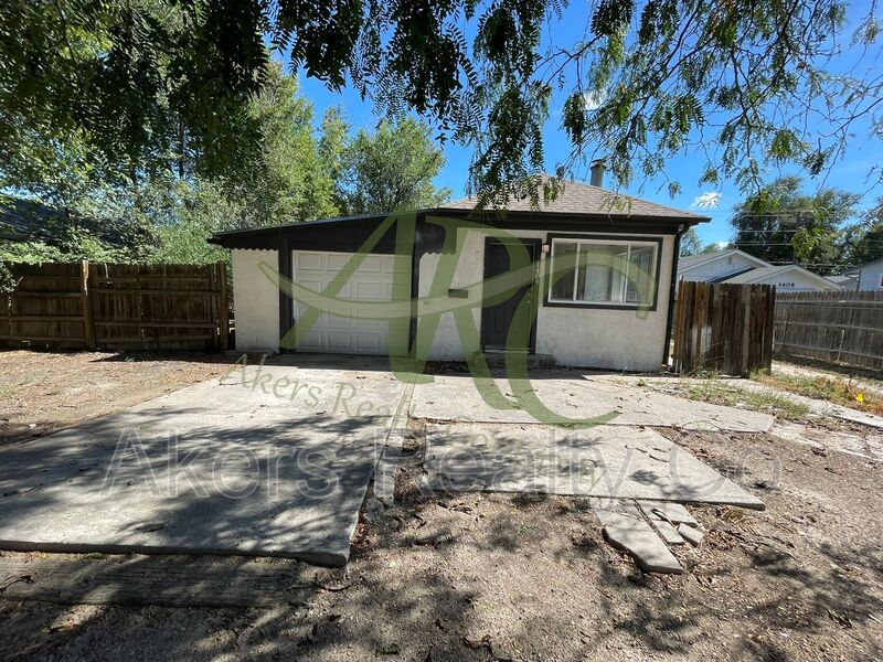 Pueblo House: 1404 Beulah Ave