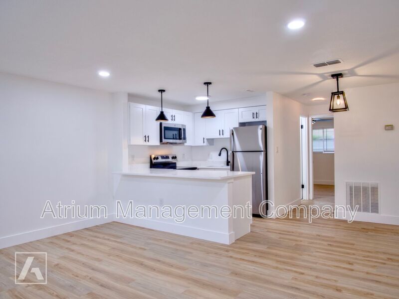 Orlando House: 615 Lakeview St