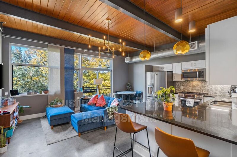 Austin Condo: 2205 N Lamar Blvd