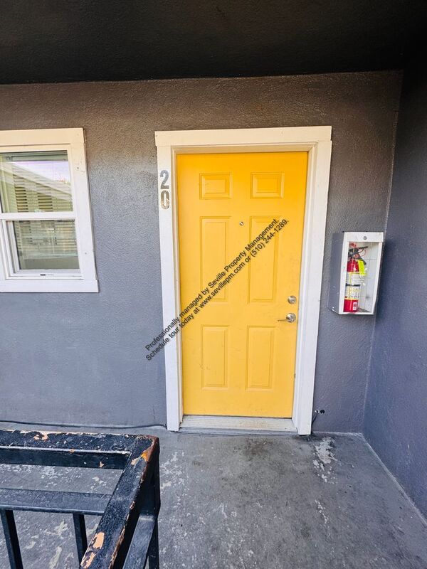 Oakland Condo: 8656 MacArthur Blvd