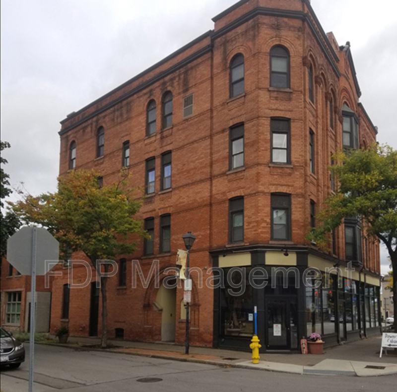 Rochester House: 488 East Main Street