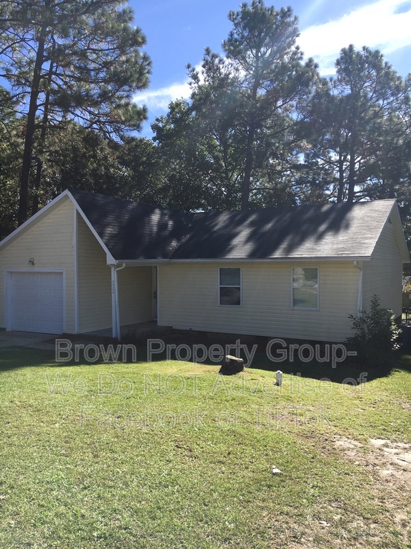 Spring Lake House: 3324 Red Fox Rd