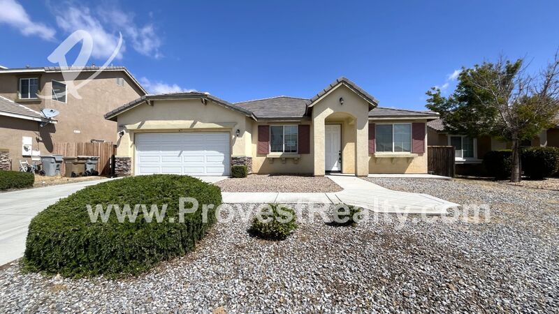 Hesperia House: 14456 Welsh Ct