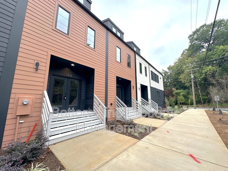 Charlotte Townhome: 1312 Carolyn Drive