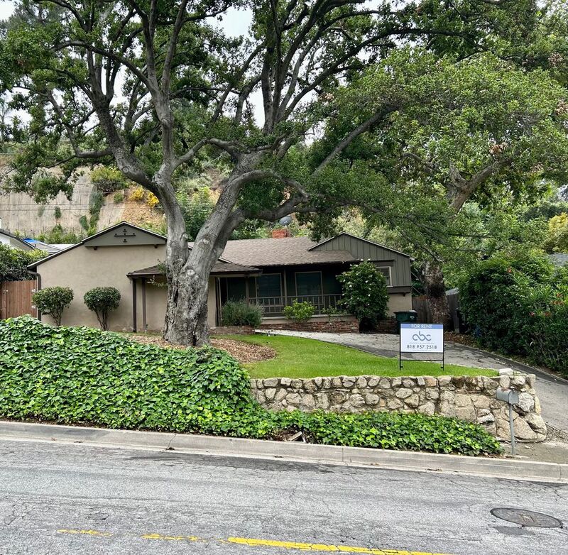 La Cañada Flintridge House: 5128 Crown Ave.