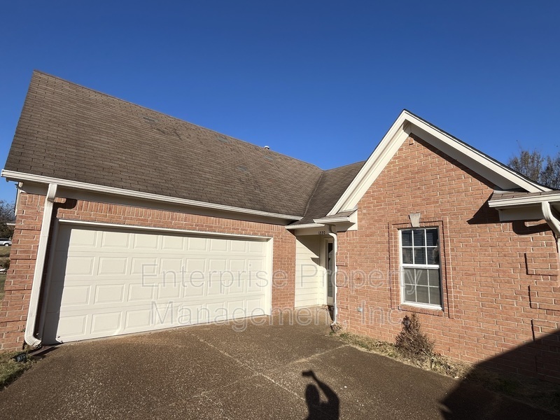 Photo 2 of 1330 Siskin Drive