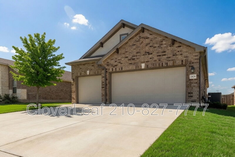 New Braunfels House: 1909 Shepherd Path