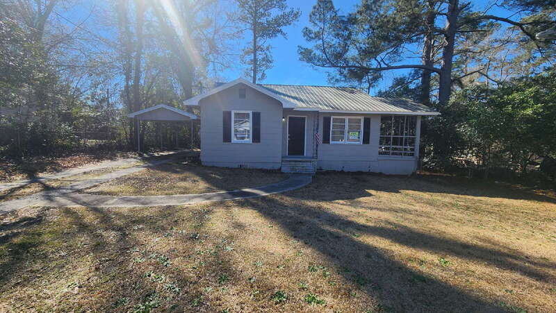 Milledgeville House: 112 2nd St SW