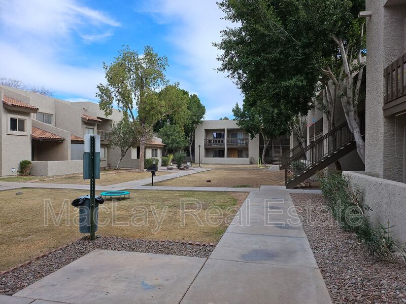 Mesa House: 520 N. Stapley Dr.