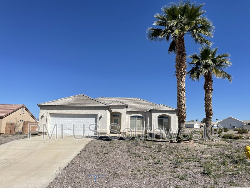 Fort Mohave House: 2067 E Jamie Rd