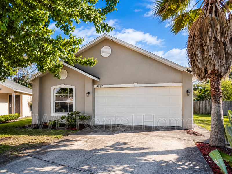 Jacksonville House: 8227 Oak Crossing Dr W