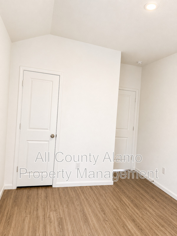 Main Rental Photo 15