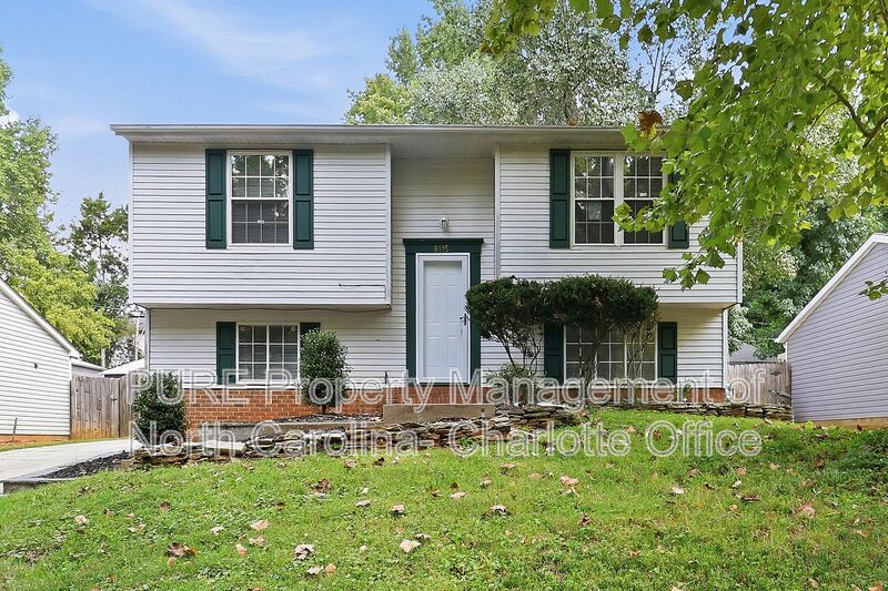 Charlotte House: 8115 Bald Ridge Drive