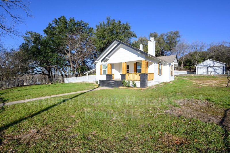 Willow Park House: 71 Crown Road