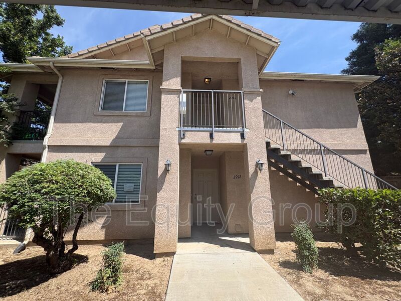 Visalia House: 2922 North Zachary Street