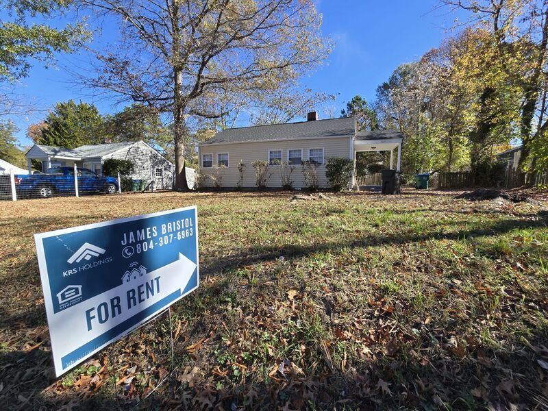 Richmond House: 1025 Bradley Ln