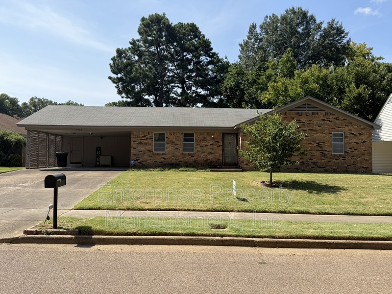 Primary photo of 5723 Bartlett Woods Dr, Bartlett, TN 38134