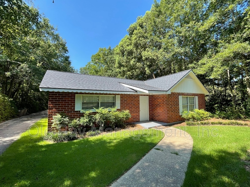 Mobile House: 2305 Hillwood  Dr S