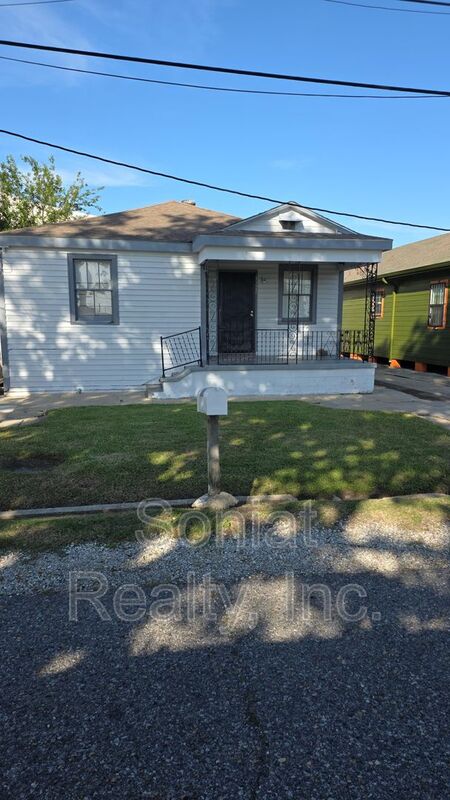 New Orleans House: 8025 Pompano Street