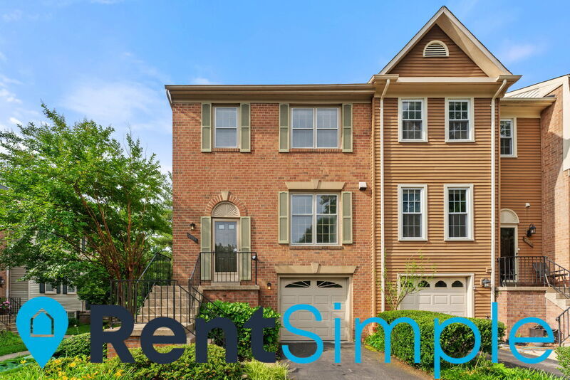 Springfield Townhome: 6820 Wild Rose Ct.