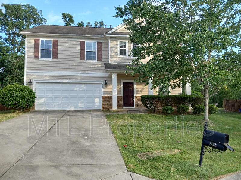 Monroe House: 302 Nanny Point Drive