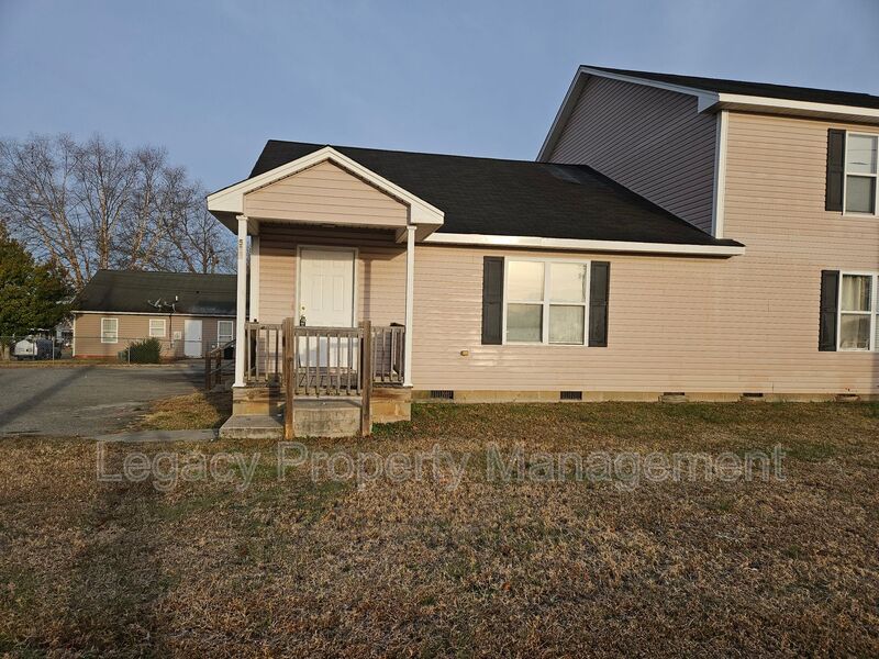 Burlington House: 531 S. Anthony Street