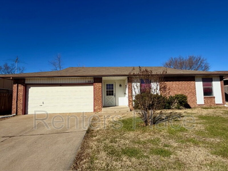 Owasso House: 11805 E 81st St N