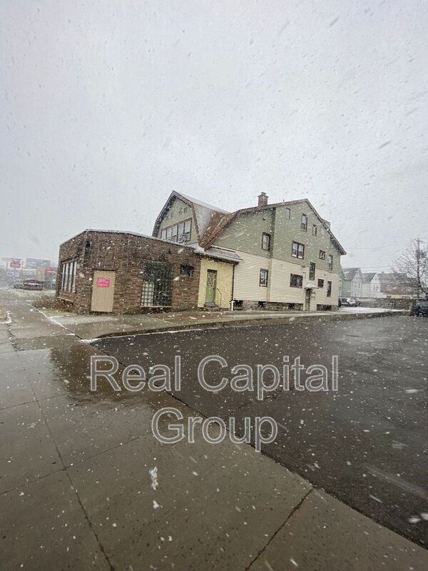 Buffalo Condo: 2161 Delaware Ave