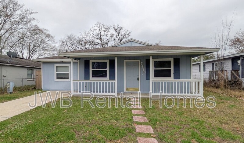 Jacksonville House: 7636 McCowan Dr