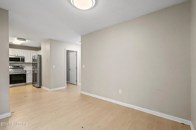 Photograph 6 of 8709 Mowbray Way