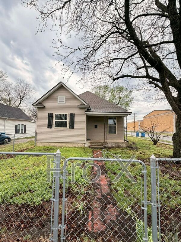 Joplin House: 202 S Gray