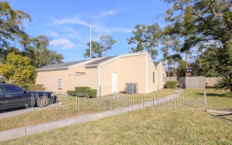 Jacksonville Condo: 8121 San Jose Manor Dr E #4