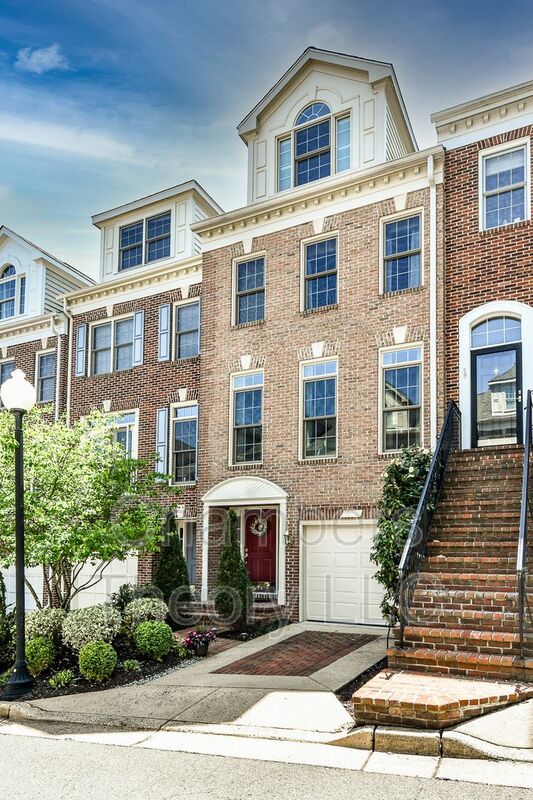 Arlington House: 1572 21st Ct N