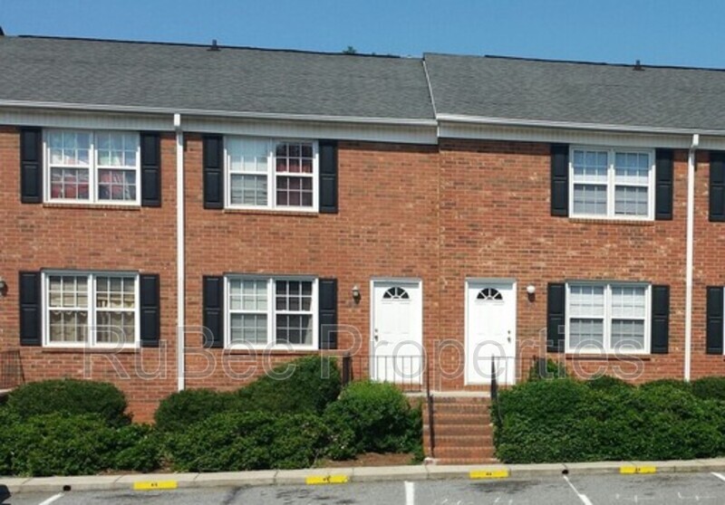 Gastonia Townhome: 913 Nottingham Dr