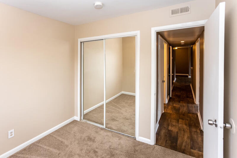 Photograph 2 of 2627 Wimpole Avenue, 81