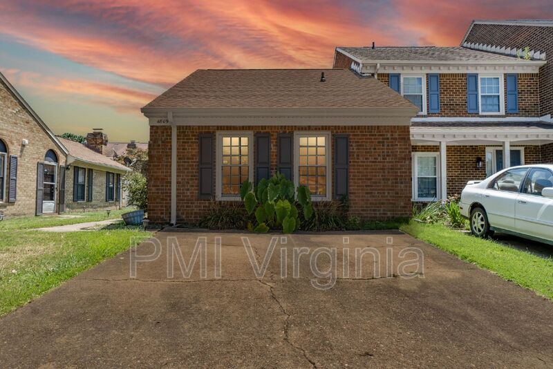 Virginia Beach Townhome: 4809 Deming Ct
