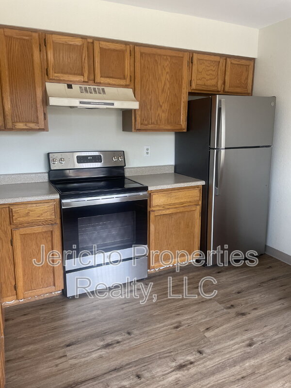 Lakewood Townhome: 8731 W. Cornell Avenue