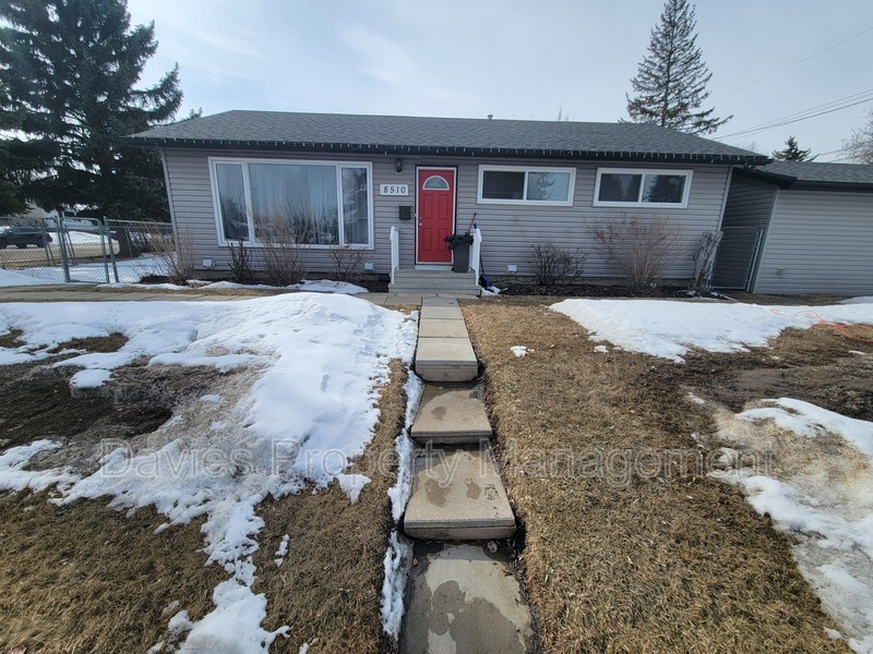 Edmonton House: 8510 152 Street NW