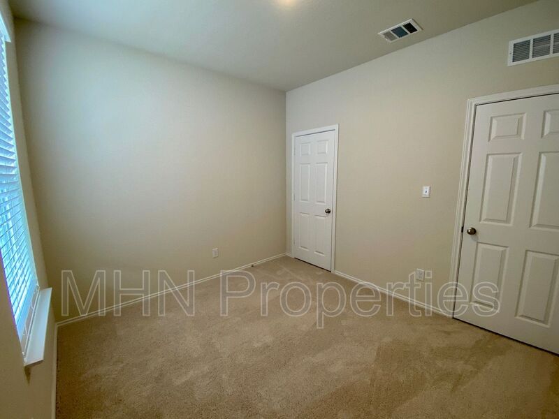 *First Time Rental*  3 bed/2 bath BRAND NEW BUILD home, located in Seguin! - Photo 21