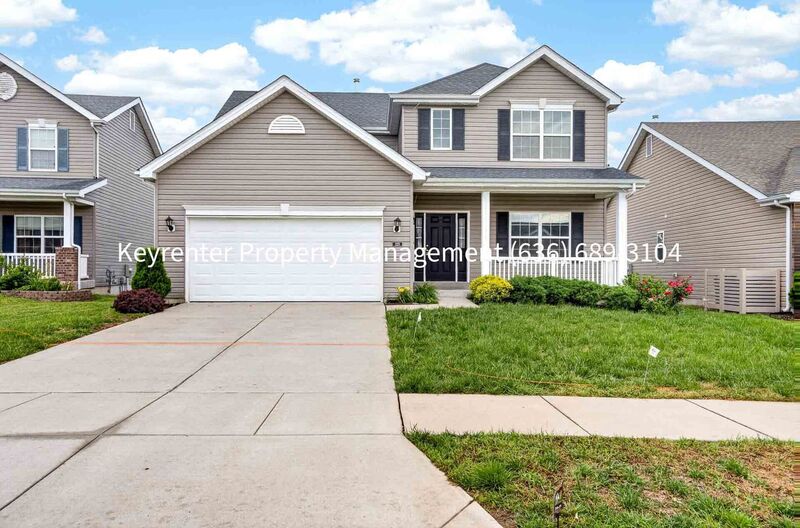 Saint Charles House: 229 Charlestowne Place Dr