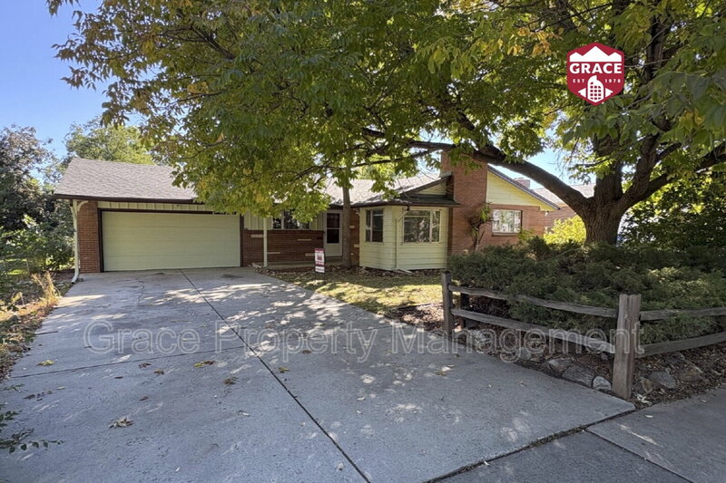 Lakewood House: 520 S. Otis St.