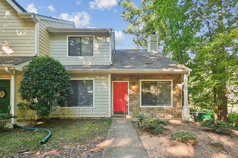 Charlotte Townhome: 3909 N Course Dr