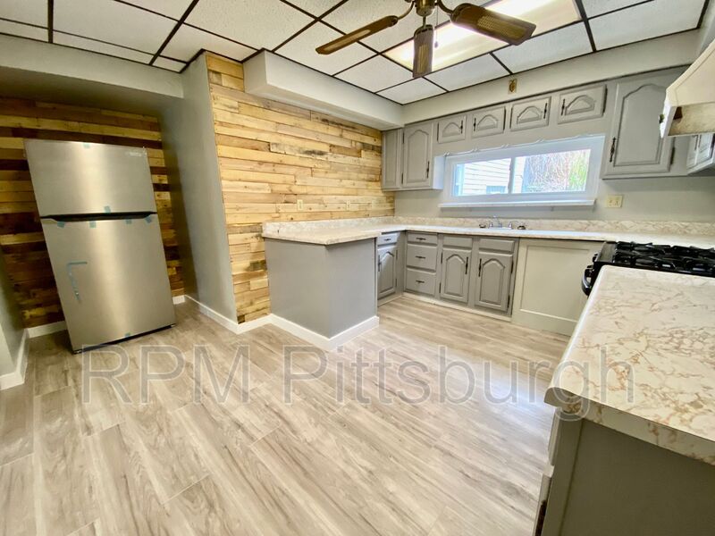 Request a Viewing for 2192 Pauline Ave Tenant Turner