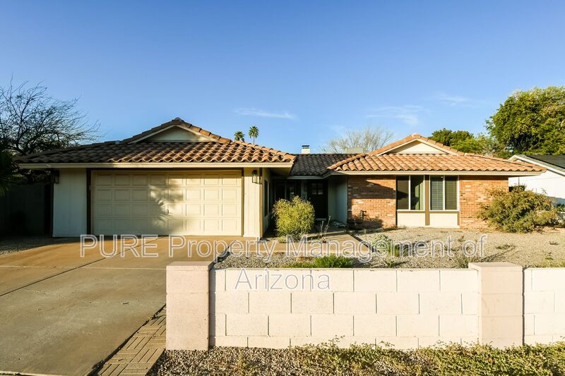 Mesa House: 1808 W Keating Ave