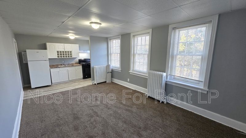 Burlington Condo: 200 E. Broad St #7